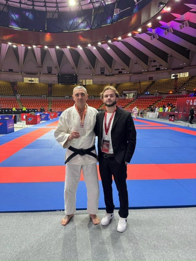Медаль чемпионата мира по джиу-джитсу – у спортсмена и...