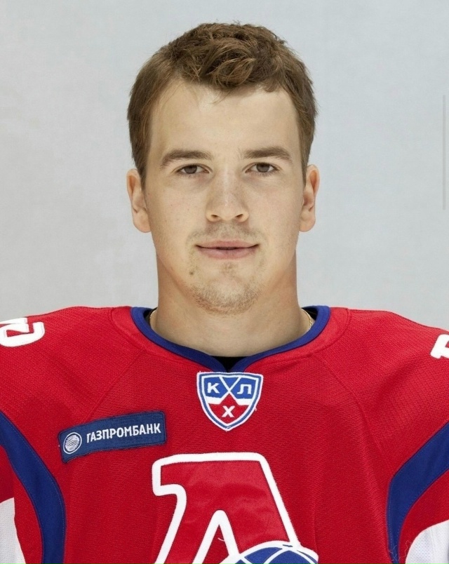 Начал играть в хоккей в пять лет в родном Рыбинске... С?...