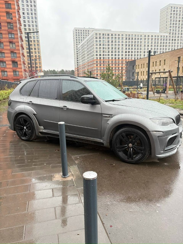 Как вам такой стиль парковки? 🥲
Любит наш народ напл?...