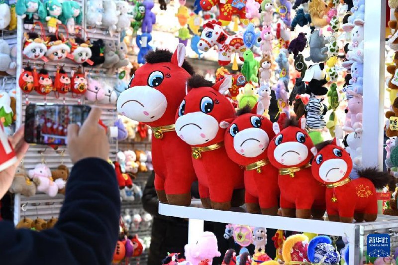 Грустная лошадка неожиданно стала символом 2026 года.
В Китае накануне праздника завирусилась кра