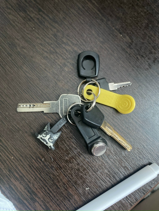 Ежедневно в 21 час по местному времени Ваши вопросы.
1⃣ ...