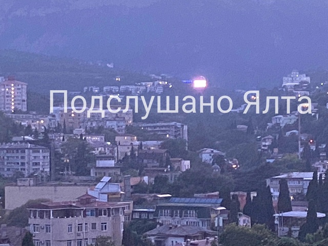 Это ж кому в Ялте пришло в голову разрешить установить ...