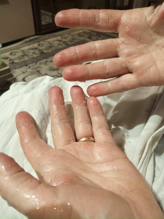 Вот такая сальная вода в Сергееве и это никакими моющ?...