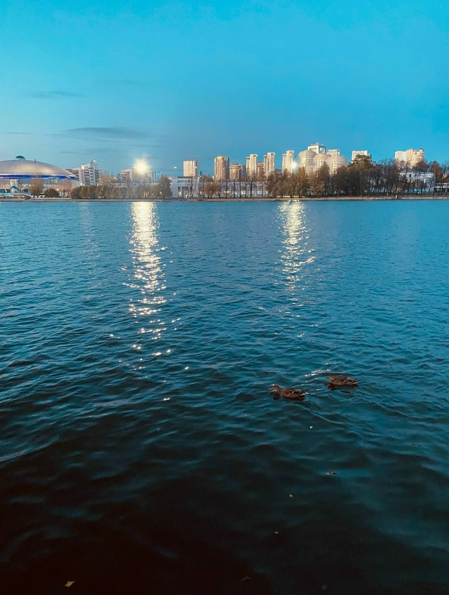 Осенний вечер в столице Урала🌃