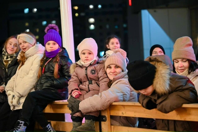 ⛸Каток у кинотеатра «Искра» торжественно открыли
Ле...