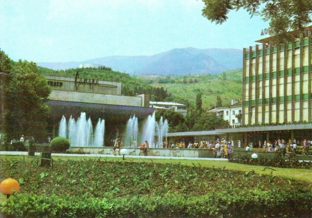 Красавица! Площадь Советская в 1980-х ❤️