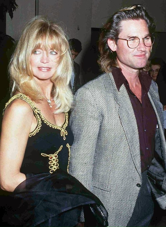 79-летняя Голди Хоун ужаснула публику своим внешним вид...