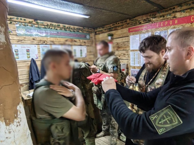 ‼️Брянский батюшка укрепил дух бойцов на передовой
П...