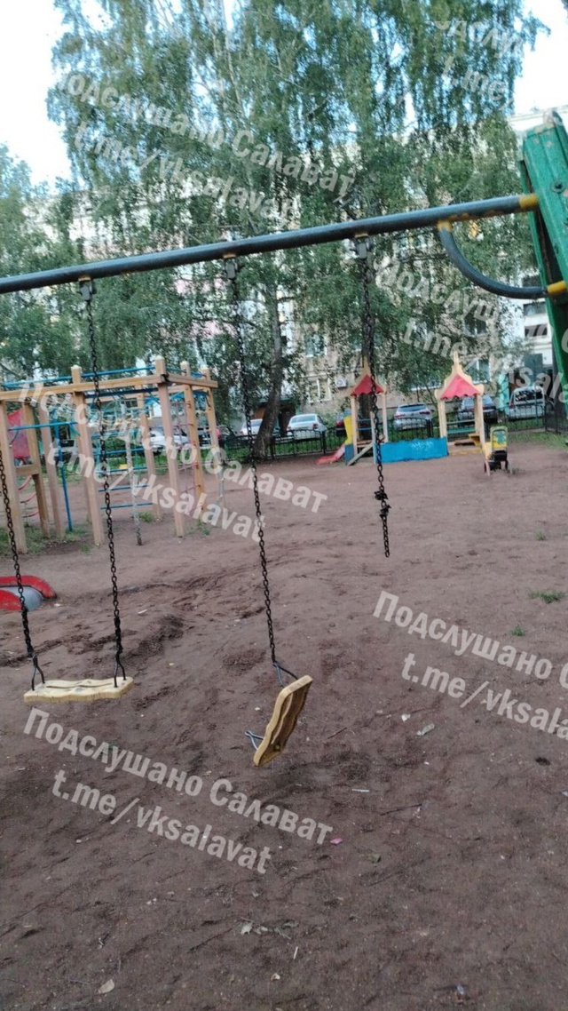 Суровые детские площадки в Салавате 😱
Площадка на Юл?...