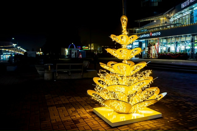 ?Курск продолжает готовиться к новогодним праздника?...