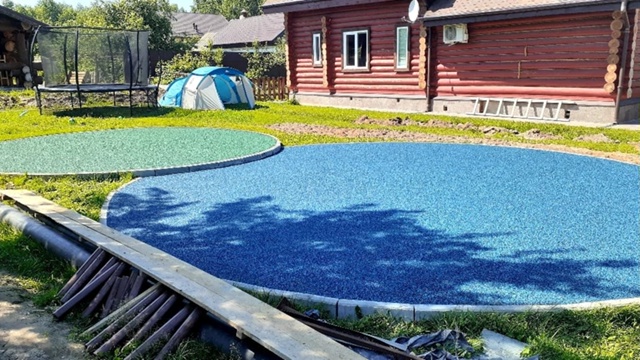 Укладка резиновой крошки, бесшовное резиновое покрыти...