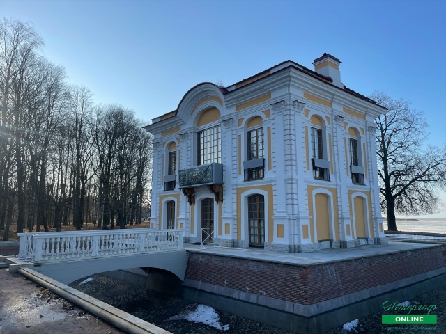 Павильон «Эрмитаж» в Петергофе был построен по приказ?...