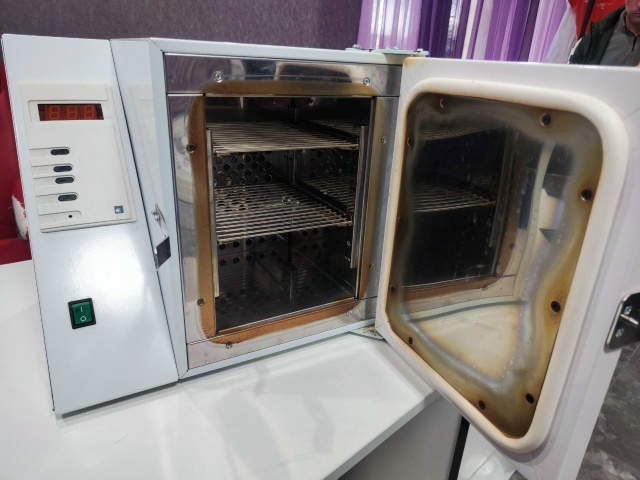 Продается оборудование б/у в косметологический кабине...