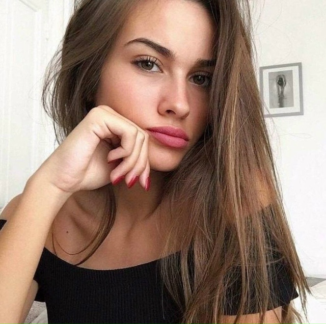 Что у такой милахе на уме ?