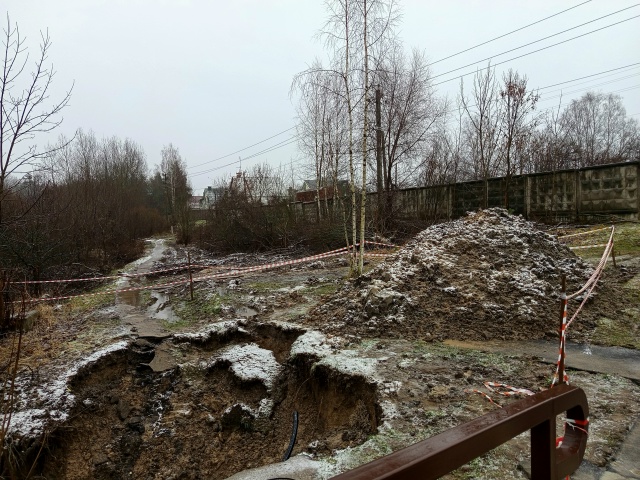 Здравствуйте.
На Бородинской 29а, где делали новый мост ...