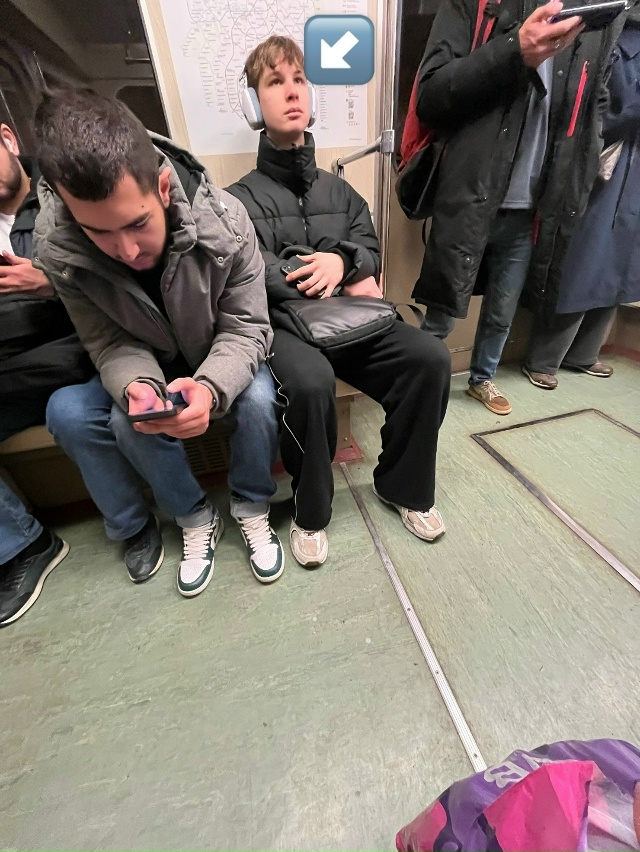 ищу этого мальчика
анонимно))