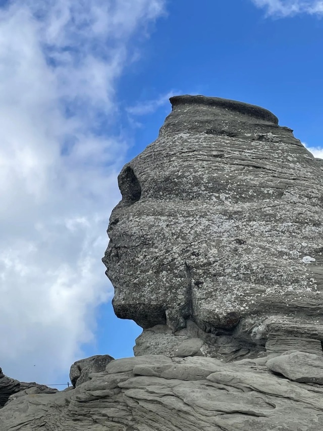 🌍 В горах Бучеджи, что в самом сердце Румынии, прячетс?...