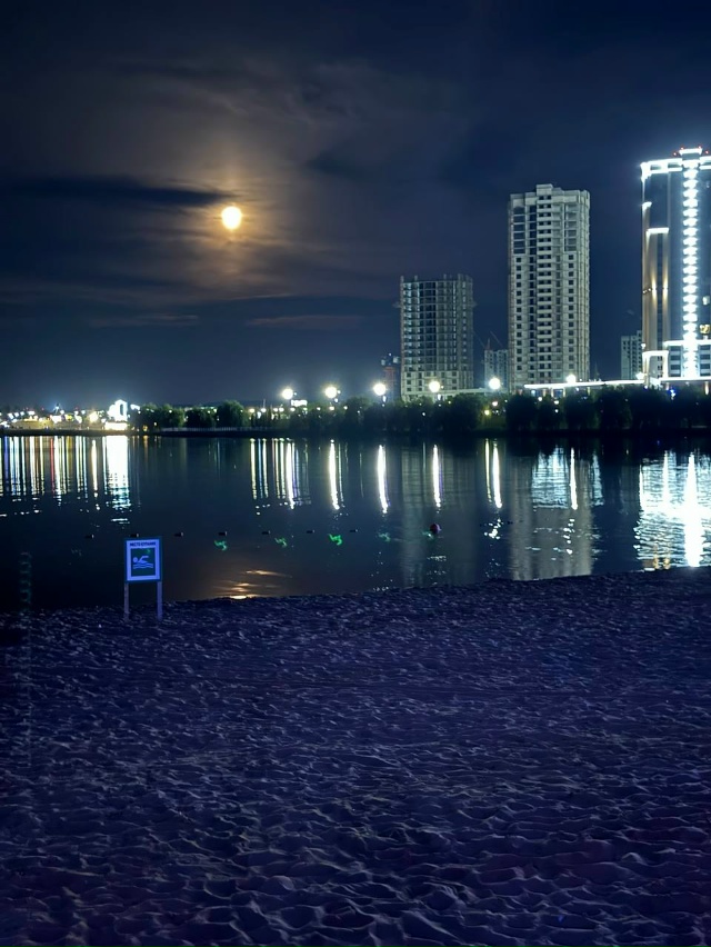 😍 Подборка фоток луны сегодняшней ночью от наших подп...