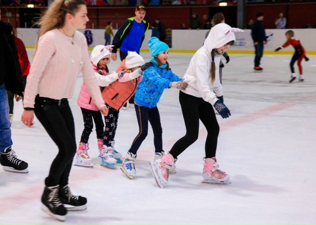 ⚡️️ЖИТЕЛИ Закамска ВНИМАНИЕ‼️
⛸️ Уже наточили кон...