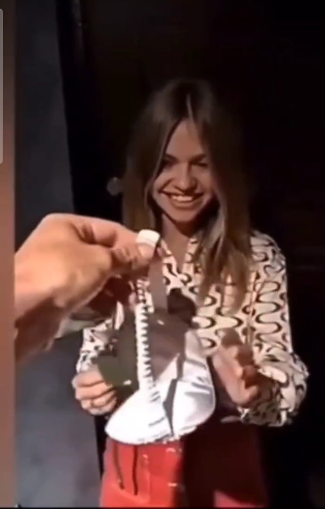 Думаю, она ждала немного другого сюрприза!