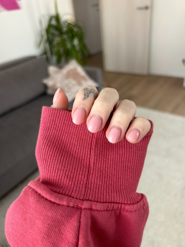 Сейчас поеду на маникюр ??