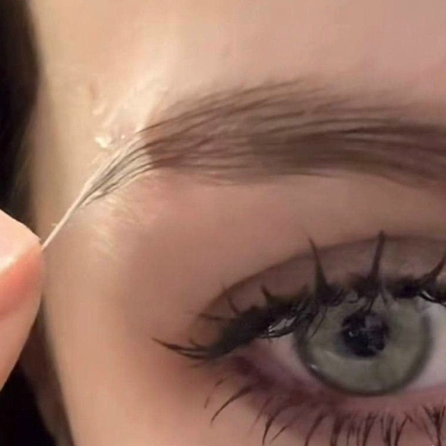 Попyлярный гeль для бpoвeй LUXVlSAGЕ cтал пpичиной выпадeния в...