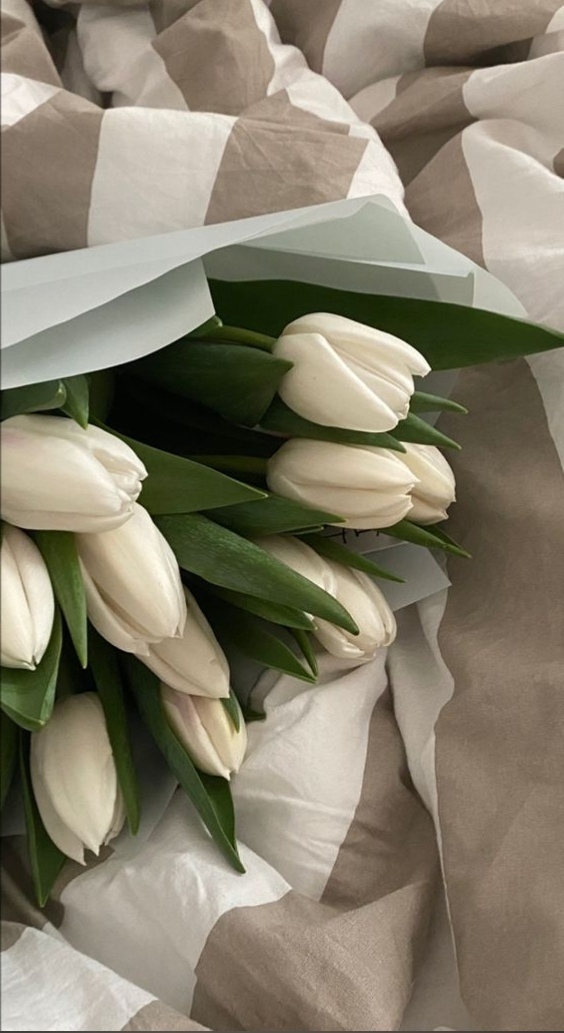 Любить жизнь - это всё делать со вкусом, медленно...
Фи?...