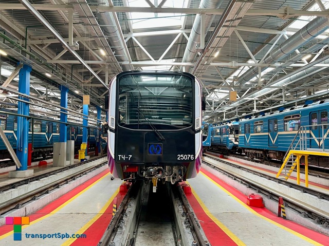 Фиолетовый «Балтиец» в электродепо ТЧ-7 «Южное» на нал?...