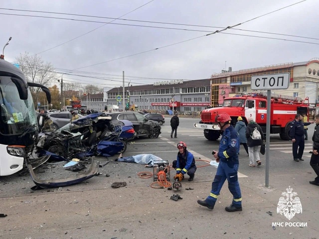 😰 Рейсовый автобус «Казань – Пермь» попал в смертель?...