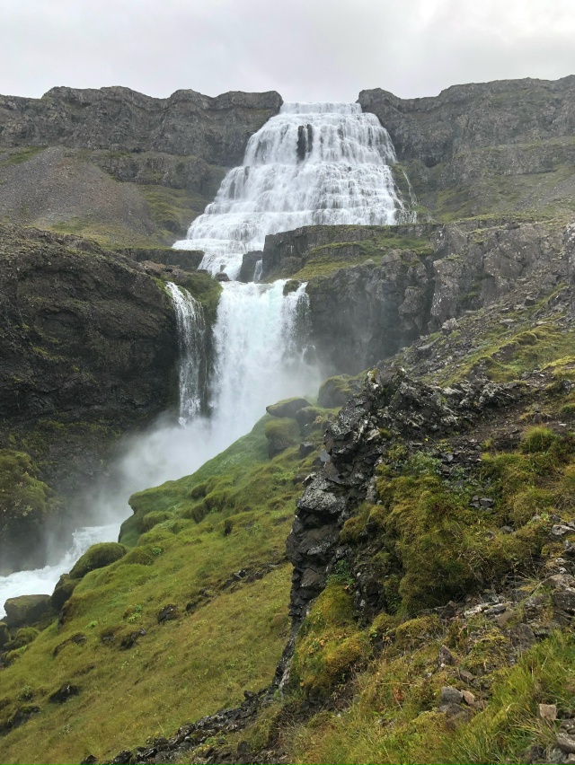 ? Диньянди — один из самых впечатляющих водопадов Ис?...
