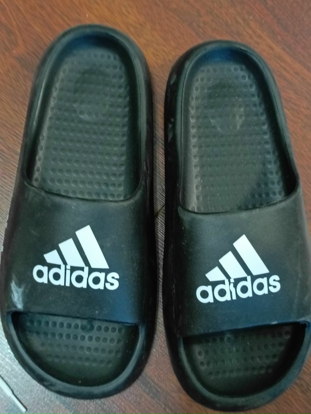 Отдам обувь пакетом в 1 руки
45 размер