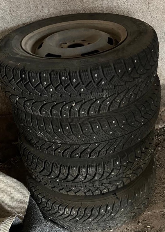 Анон. Продам зимние колеса R13, почти новые. Цена 15 тыс. Т?...