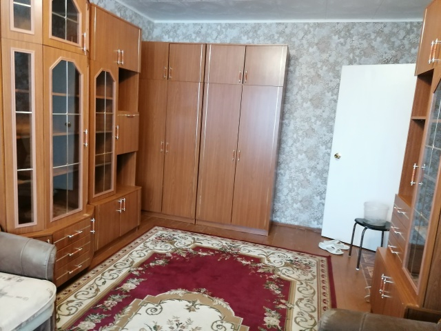 Сдам 1к квартиру в Подпорожье, пр. Ленина, 3й этаж на дли?...