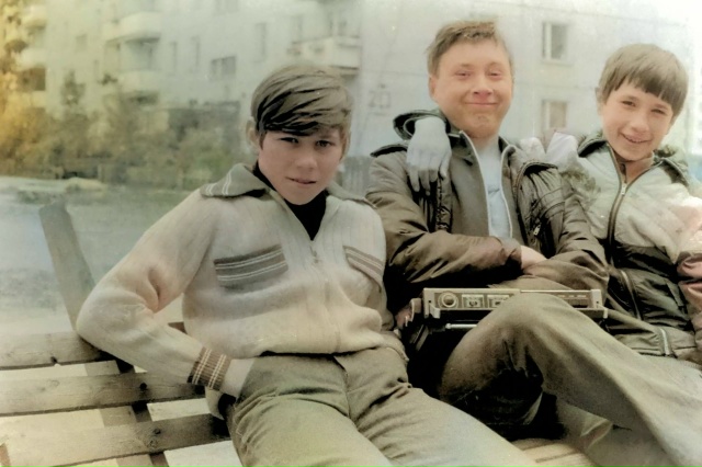 Взгляд в прошлое. Во дворе многоквартирного жилого дом...