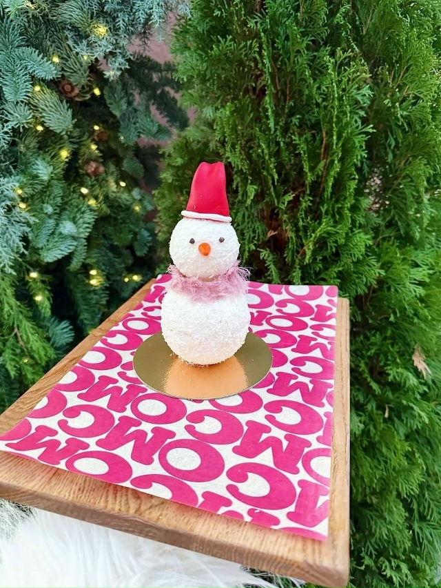 🧁 Идем пробовать новогодние десерты в OMG Coffee
В кофейн?...