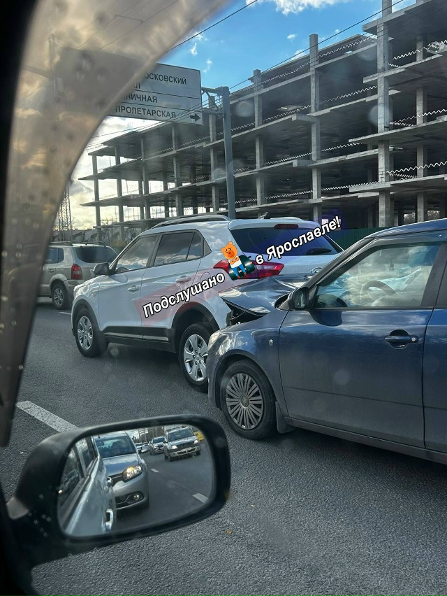 Авария на Московском проспекте у Малой Пролетарской