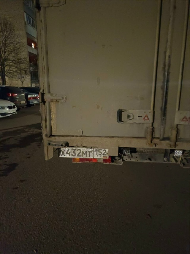 Рядом с Лесным 13. Жалко, тут не ставят полусфер для таки...