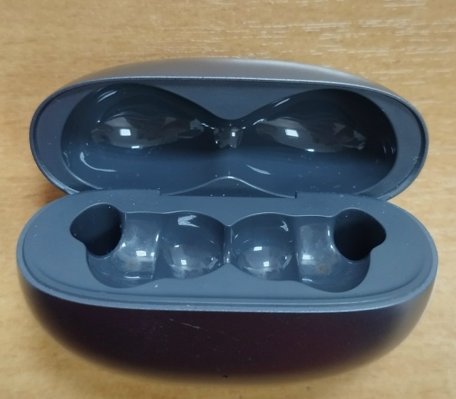 10.11.2025 В районе 40 лет Октября, 25 найден кейс от наушнико?...