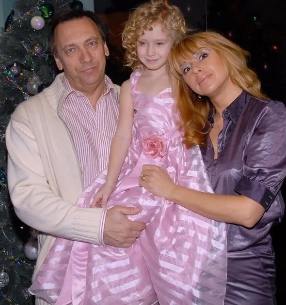 «У меня было 9 неудачных ЭКО»: Алена Апина призналась, п...