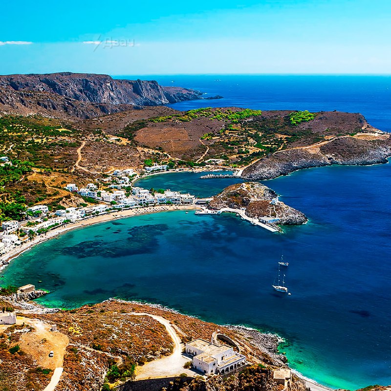 За переезд на греческий остров Андикитира дают бесплатную хату и 1,5 миллиона рублей
Сейчас там жив