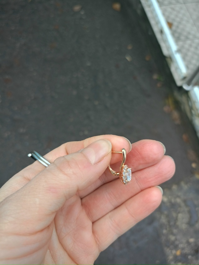 Всем здравствуйте. Нашла сегодня серëжку около заводс?...