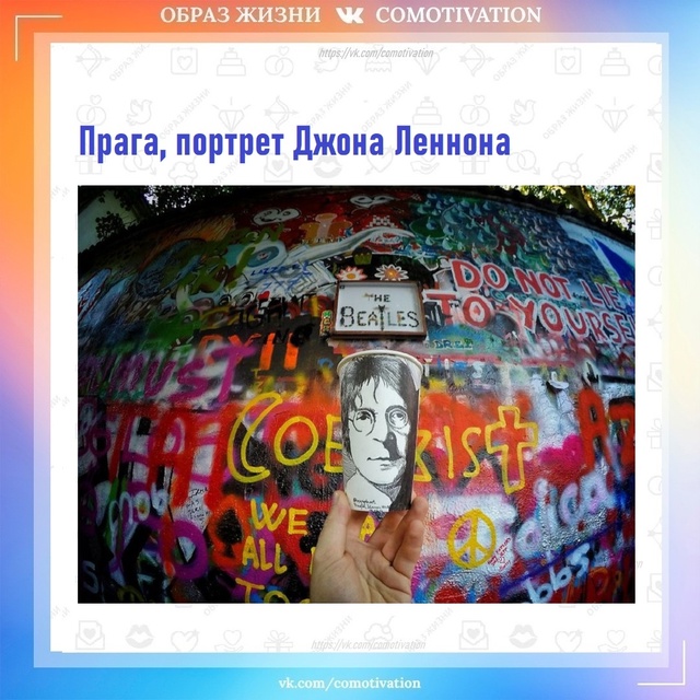 Парень продает свои работы, чтобы заработать на дальне...