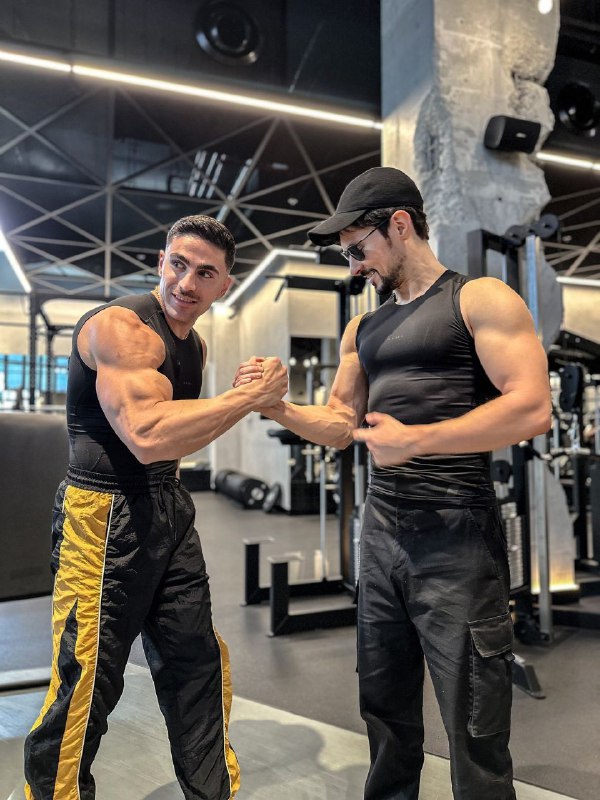 Медовый месяц в качалке?
Слава богу борода не мешается под ногами со своими костылями
@givemetonru