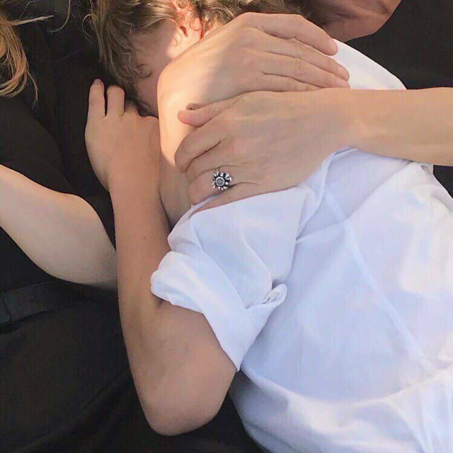 ☝ Почему-то многие до сих пор верят, что партнёр придёт...