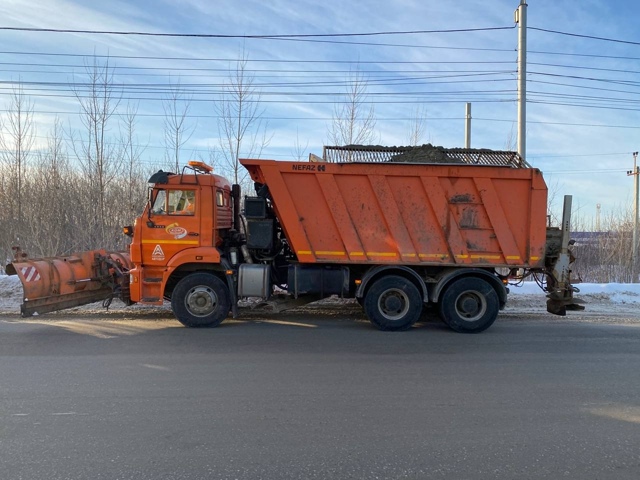 Γубepнaтop Андpeй Тpaвникoв: Снeгoубopoчнaя тeхникa ужe paбoтaeт к...