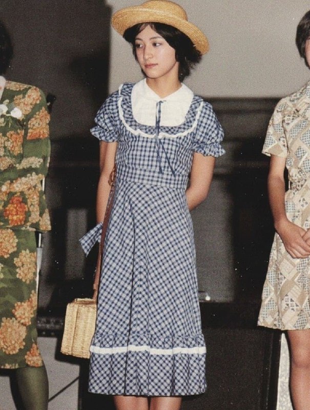 🛐Автор ДжоДжо, Хирохико Араки, участвовал в конкурсе переодеваний в женскую одежду ещё в школьные го