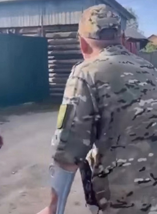 Он вернулся… Вернулся ко всем своuм блuзкuм u родным! Лу?...