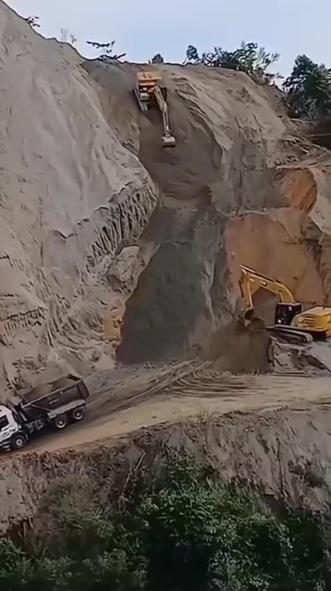 Свидетельство того, что профессия экскаваторщика связ...