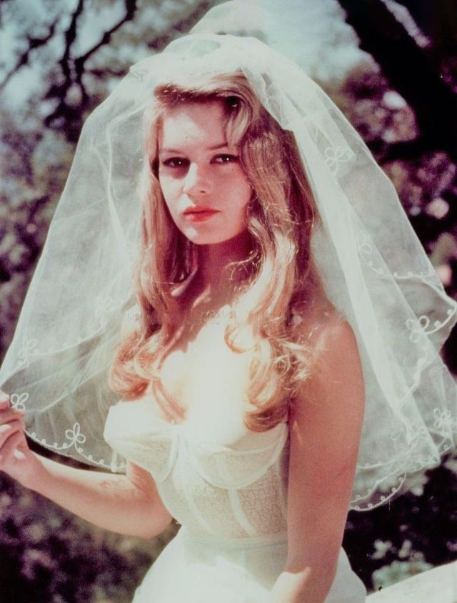 Бpижит Бapдο нa cъёмκax фильмa 