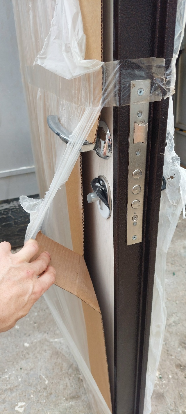 Продам двери входные металлические.
Есть Левые/Правые...